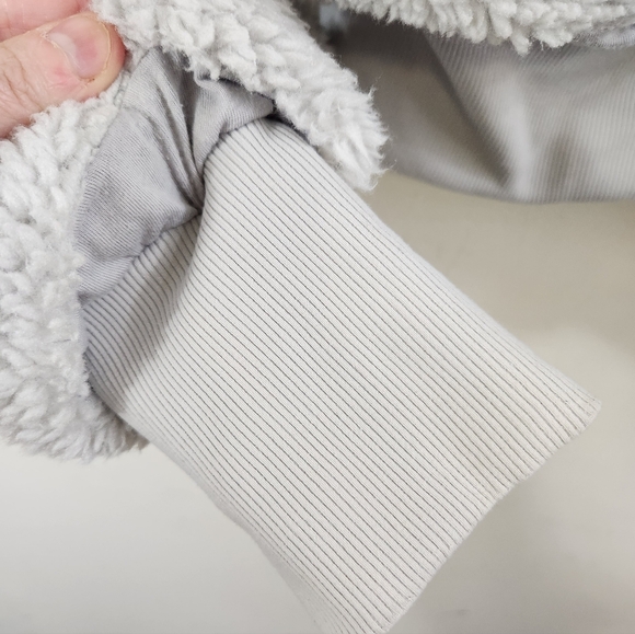 ALO Yoga Foxy Sherpa Jacket - Picture 7 of 11